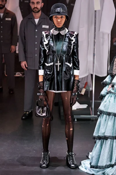 Look 32